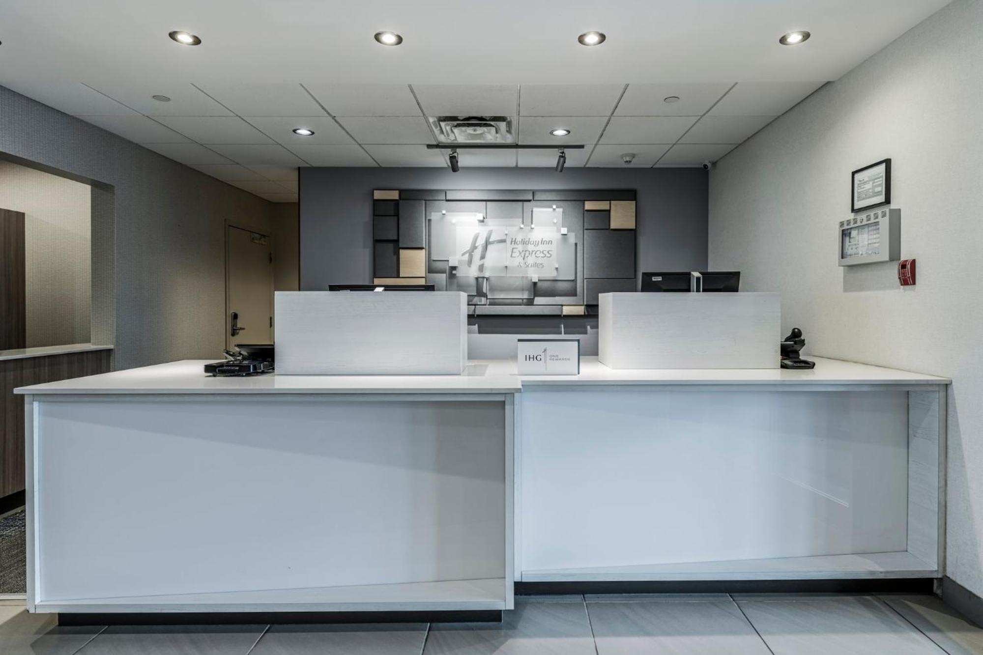 Holiday Inn Express Hotel & Suites Saint - Hyacinthe By Ihg エクステリア 写真