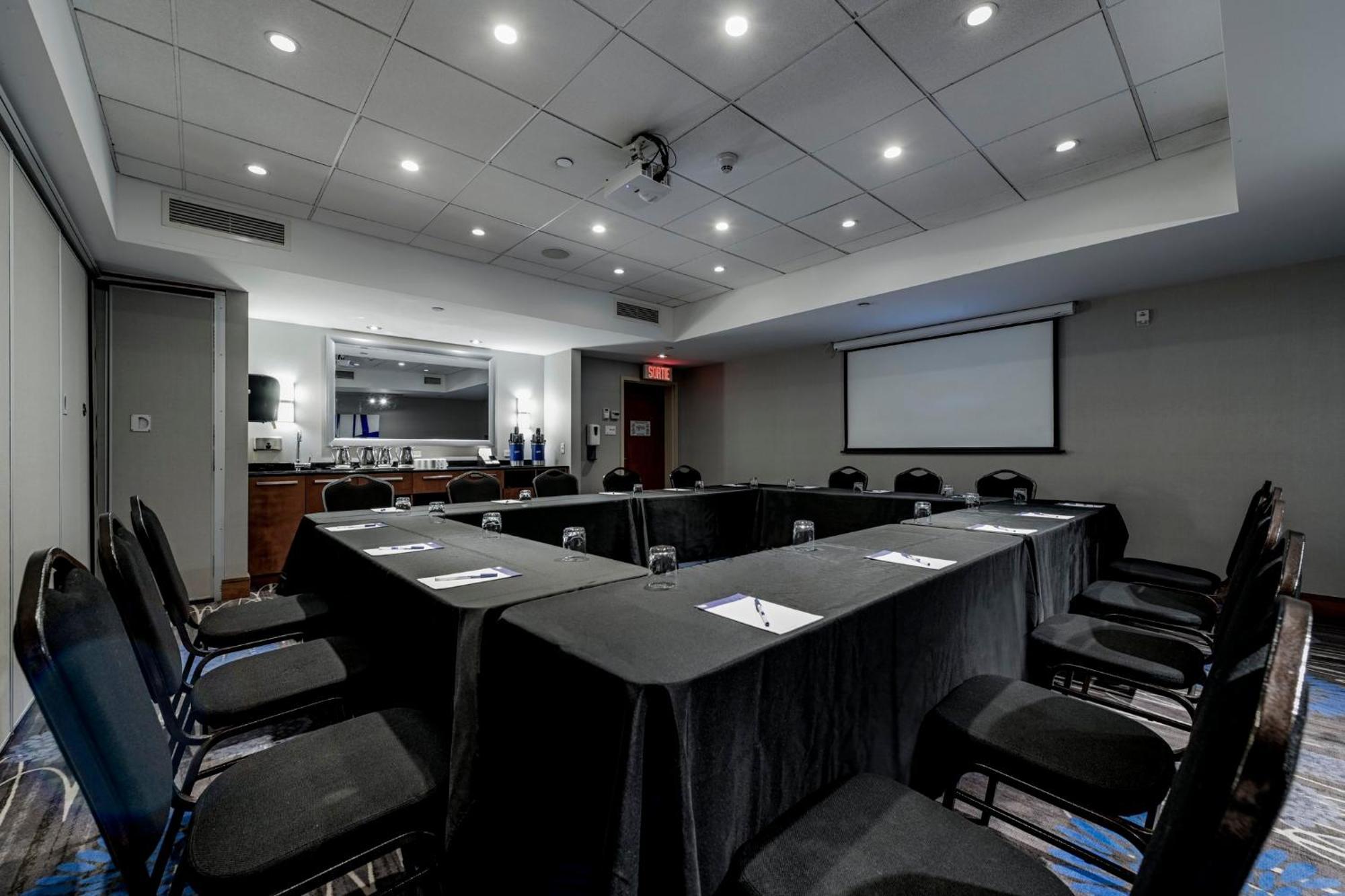 Holiday Inn Express Hotel & Suites Saint - Hyacinthe By Ihg エクステリア 写真