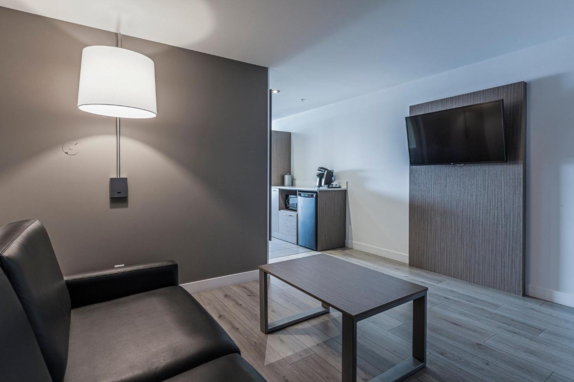 Holiday Inn Express Hotel & Suites Saint - Hyacinthe By Ihg エクステリア 写真