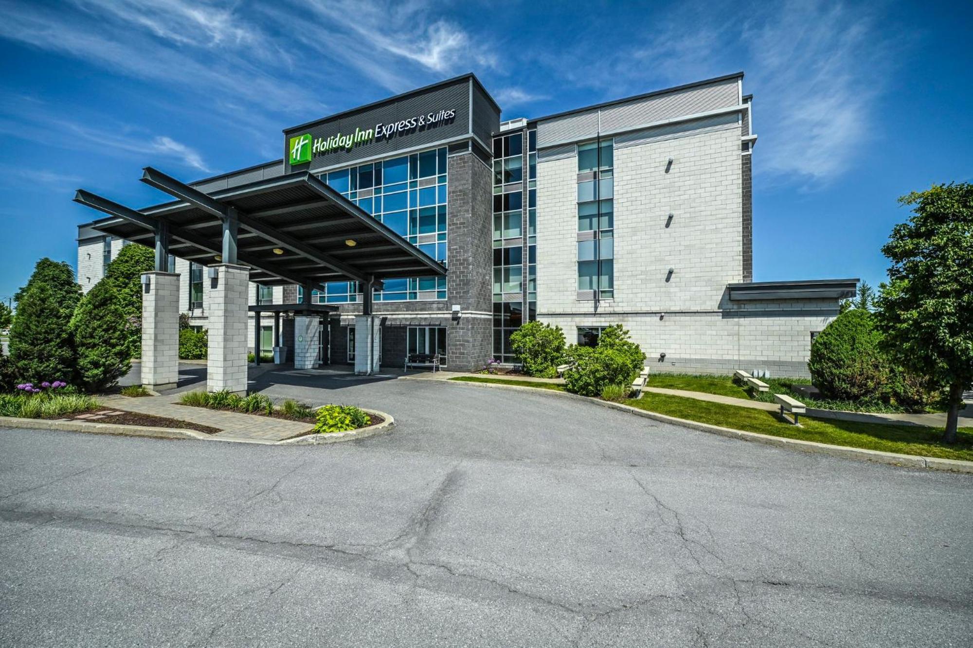 Holiday Inn Express Hotel & Suites Saint - Hyacinthe By Ihg エクステリア 写真