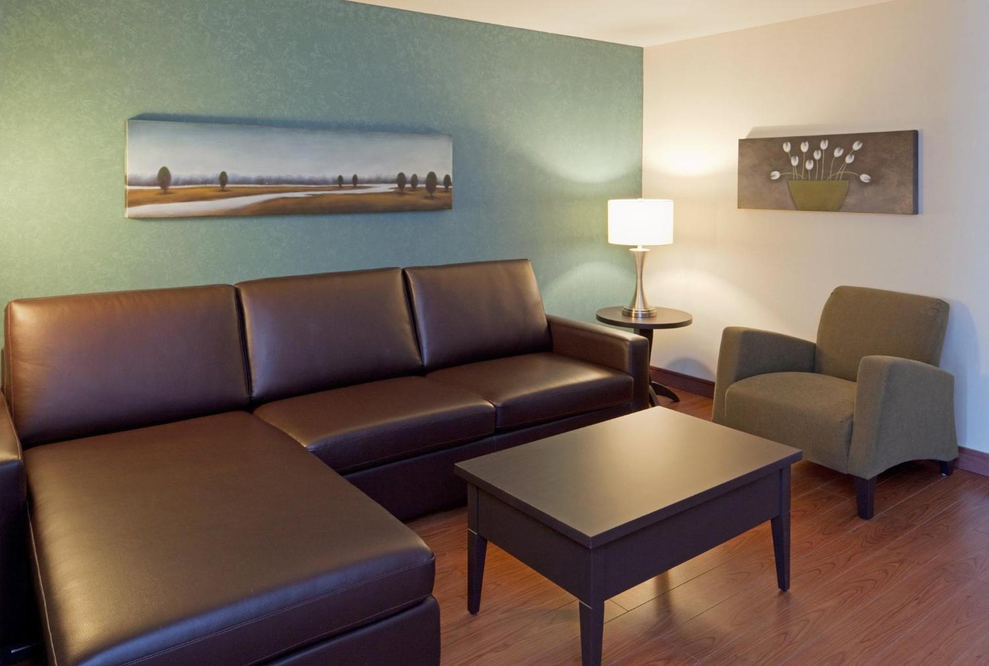Holiday Inn Express Hotel & Suites Saint - Hyacinthe By Ihg エクステリア 写真