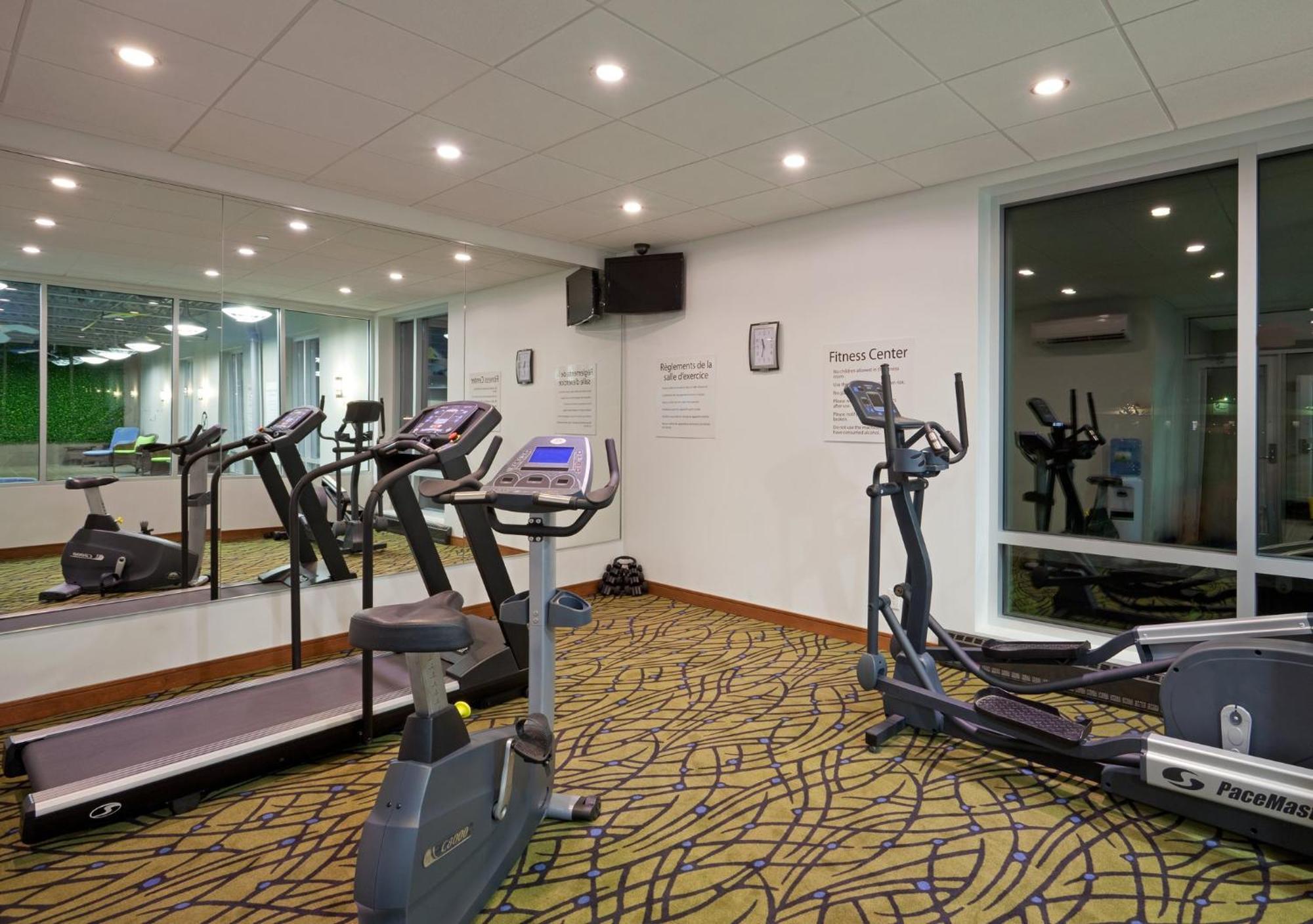 Holiday Inn Express Hotel & Suites Saint - Hyacinthe By Ihg エクステリア 写真