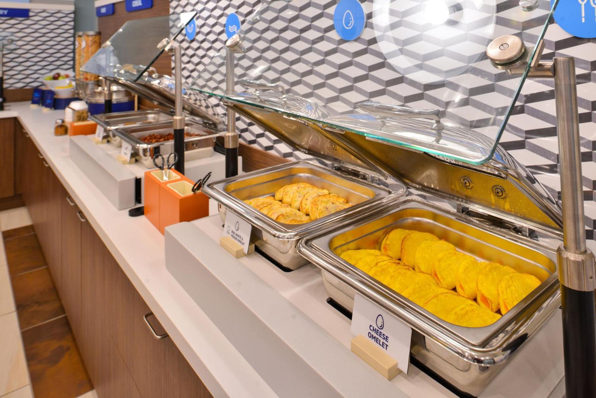 Holiday Inn Express Hotel & Suites Saint - Hyacinthe By Ihg エクステリア 写真