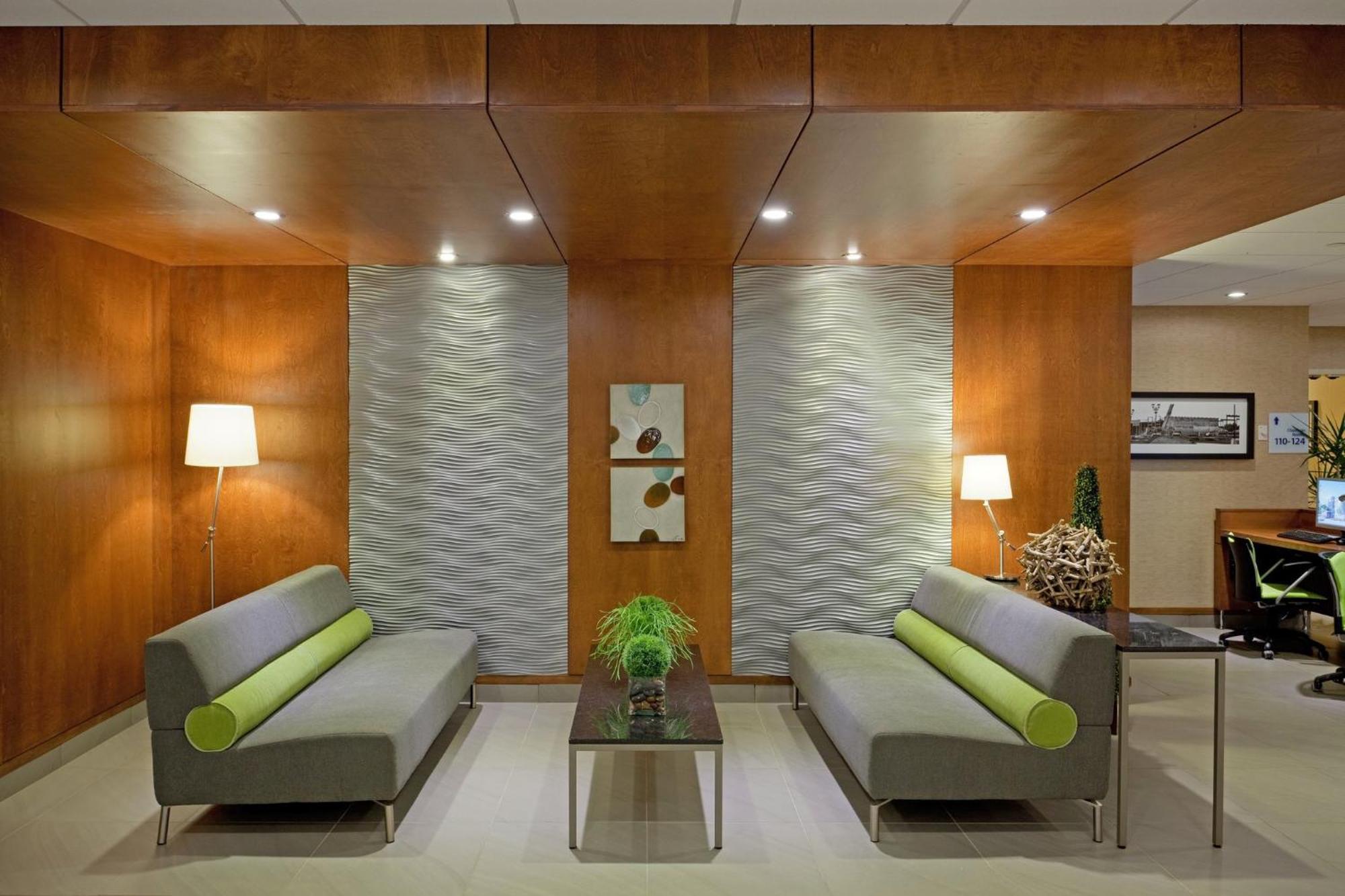 Holiday Inn Express Hotel & Suites Saint - Hyacinthe By Ihg エクステリア 写真