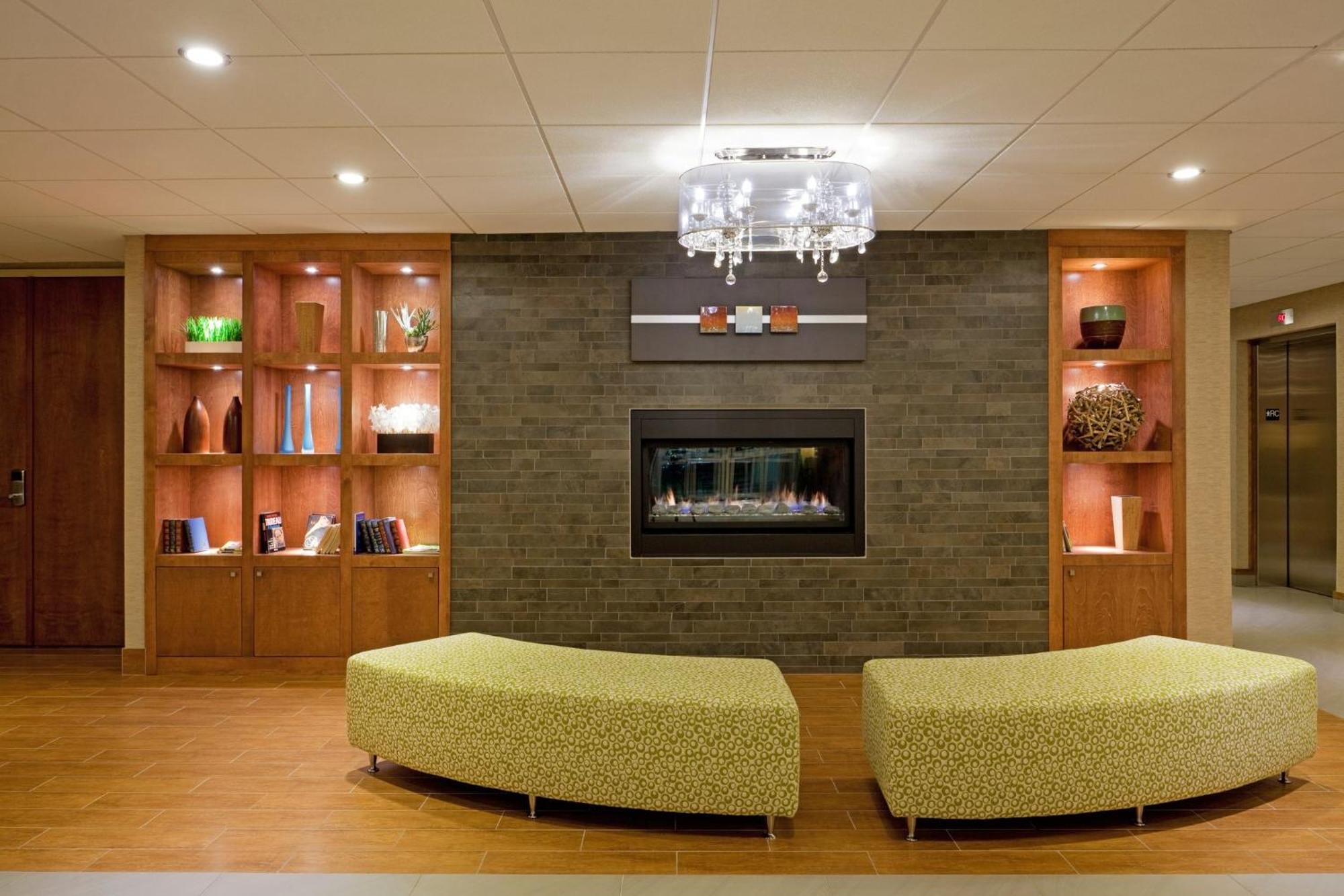 Holiday Inn Express Hotel & Suites Saint - Hyacinthe By Ihg エクステリア 写真
