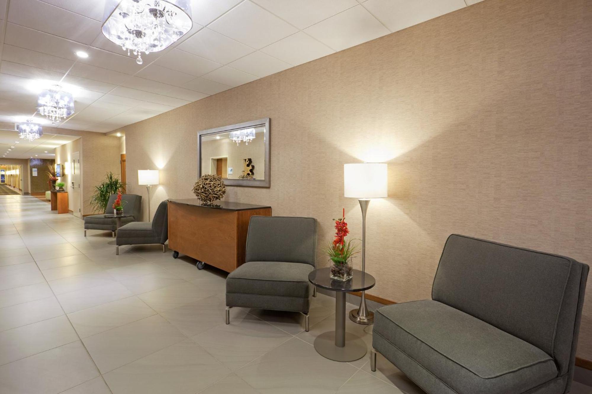 Holiday Inn Express Hotel & Suites Saint - Hyacinthe By Ihg エクステリア 写真