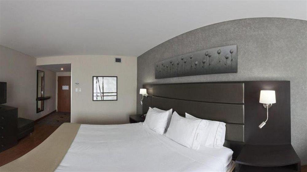 Holiday Inn Express Hotel & Suites Saint - Hyacinthe By Ihg エクステリア 写真